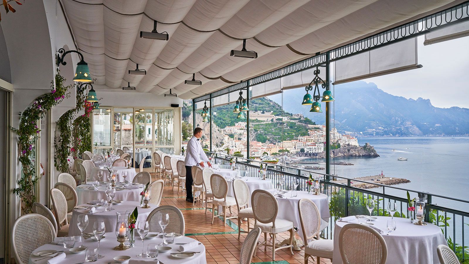 the-best-restaurants-in-the-med-to-visit-by-boat